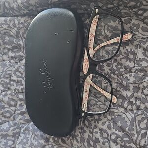 Ray-Ban Black Eyeglasses With Case